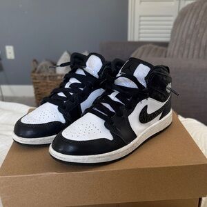Nike air Jordan 1 mid SE kids